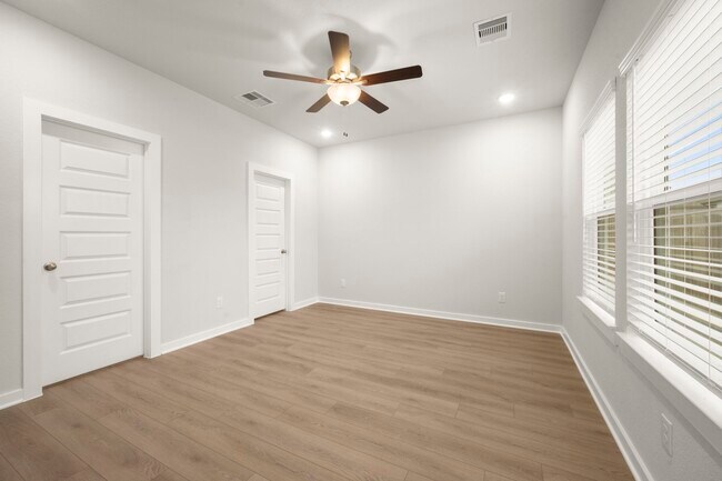 Building Photo - 8619 Blueberry Ash St