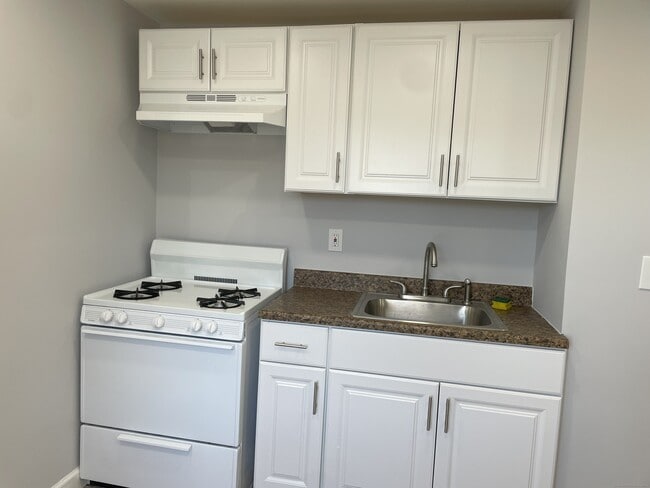 Building Photo - 30 Standish Rd