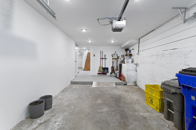 Building Photo - 2334 SE 34th Ave