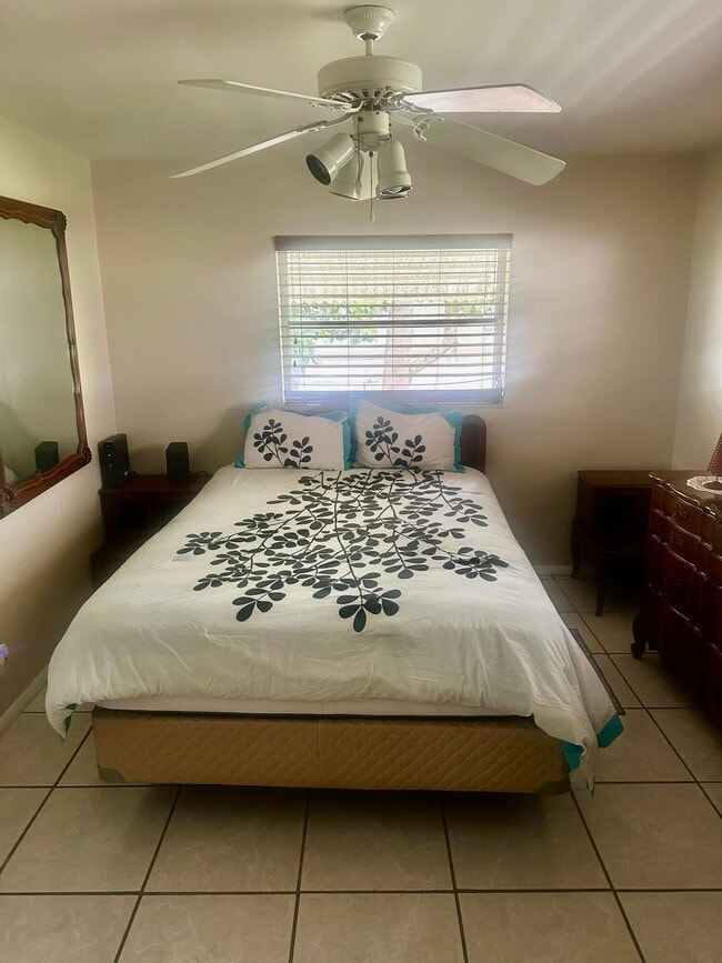 Building Photo - 4804 NW 49th Ct