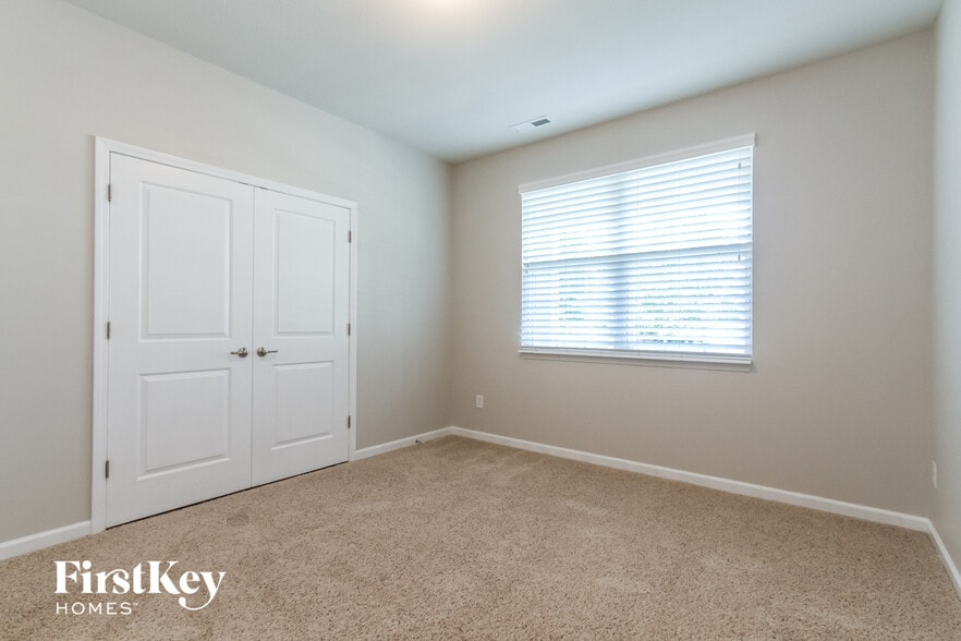 Building Photo - 11231 Dobbins Dr