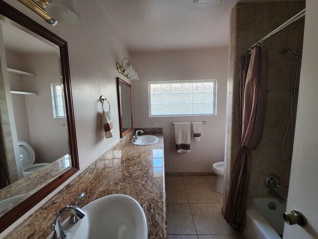 Building Photo - 3416 Waldport Ln