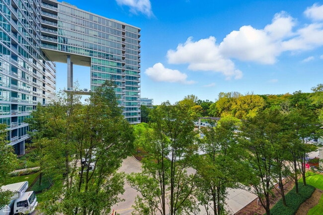 Building Photo - 9725 Woods Dr