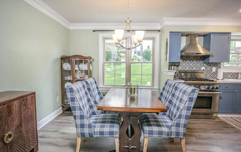 Building Photo - 295 Sugartown Rd