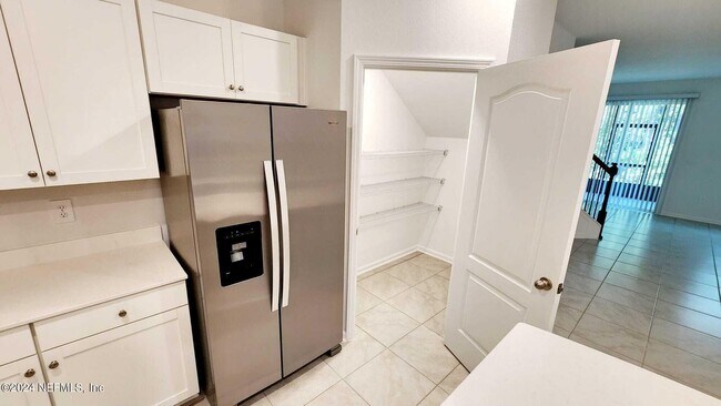 Building Photo - 307 Redbud Rd