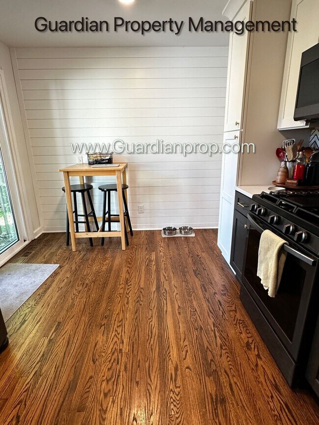 Building Photo - St Louis Park Renovated Single Family Home...