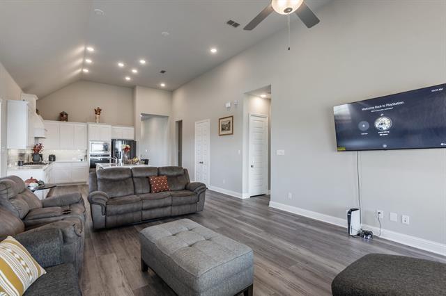 Building Photo - 10401 Trail Ridge Dr