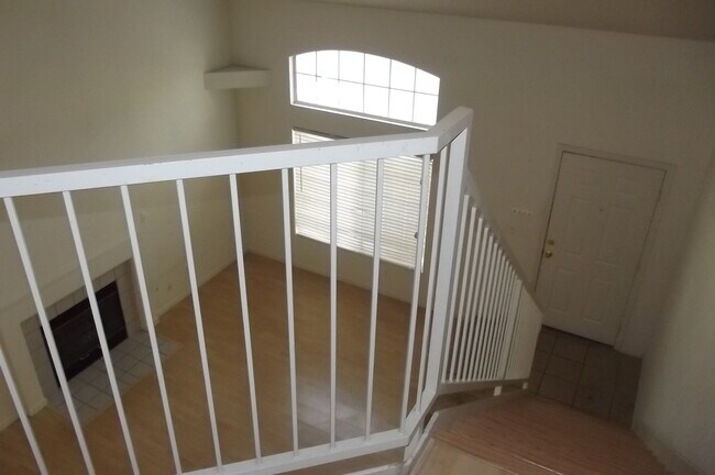 Building Photo - Northwest