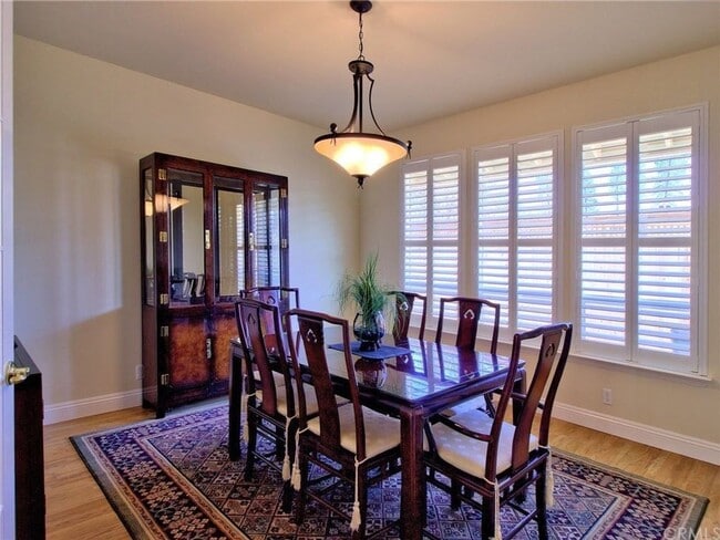 Building Photo - 1865 Vineyard Dr