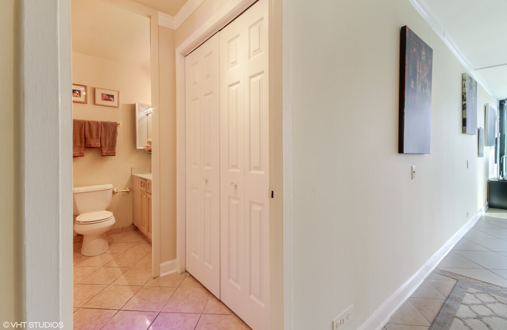 Building Photo - 1030 N State St