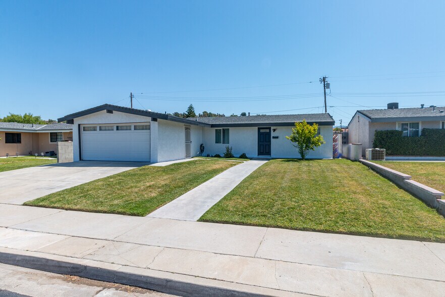 Building Photo - 27222 Plumwood Ave