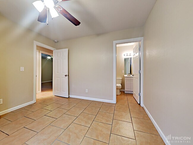 Building Photo - 7302 W Heatherbrae Dr