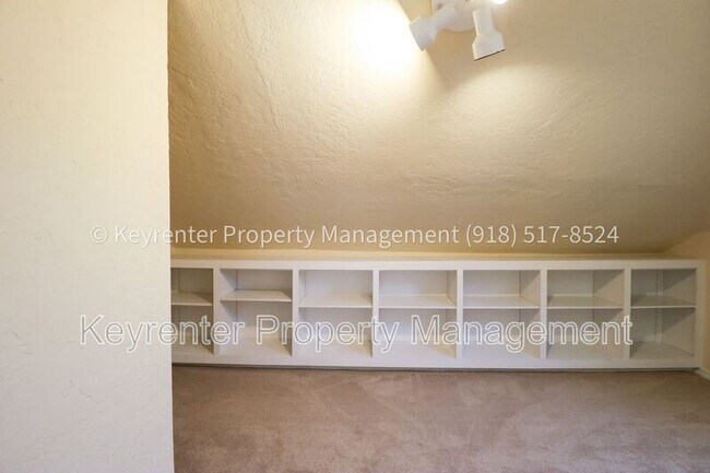 Building Photo - 3702 E 85th Pl