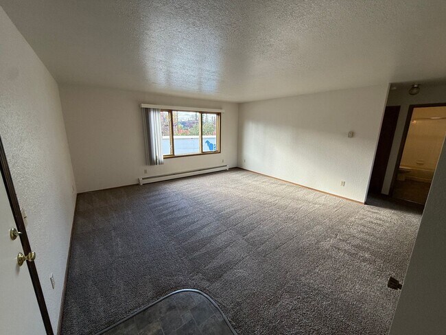 Building Photo - 216 N Flower St