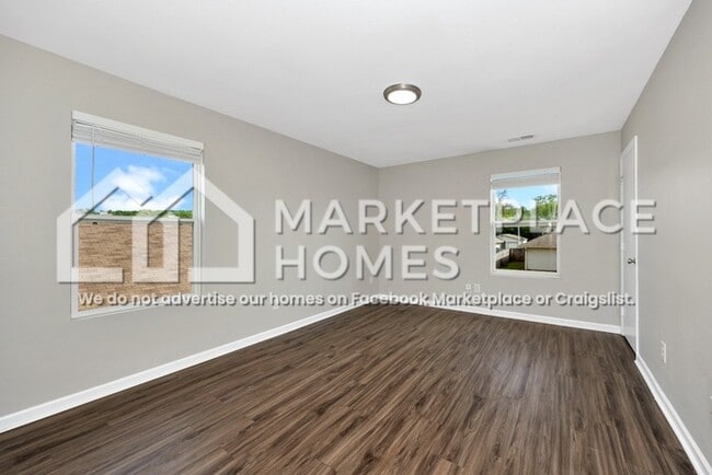 Building Photo - 344 Mertle Dr