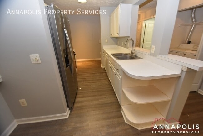 Building Photo - 657 Burtons Cove Way