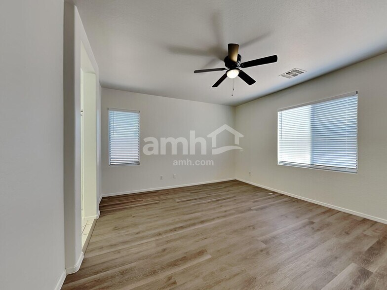 Building Photo - 8211 W Forest Grove Ave