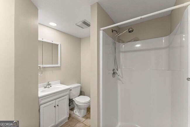 Building Photo - 4035 Thames Dr