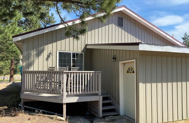 Building Photo - Spacious 1 bed 1 bath Hamilton home with 1 car garage.