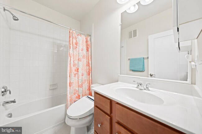 Building Photo - 44730 Tiverton Sq