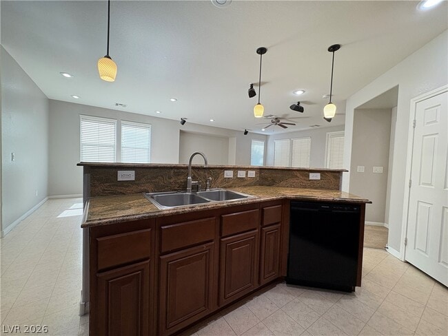 Building Photo - 5769 Danish Garden St