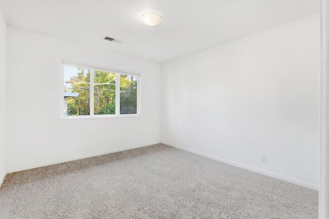 Building Photo - 514-518 10th Street
