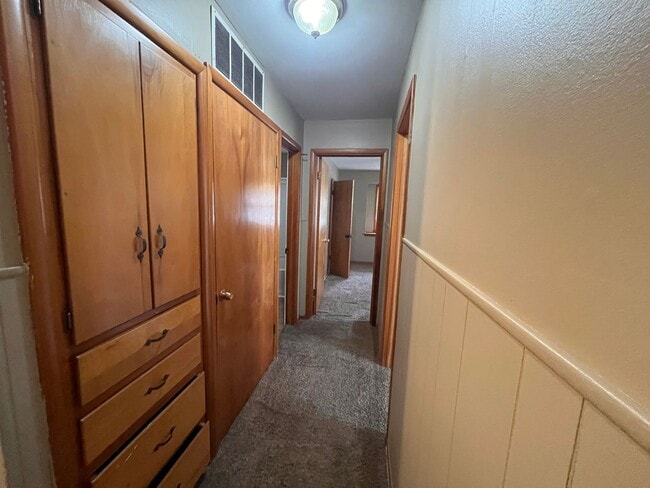 Building Photo - Beautiful 3 bedroom home