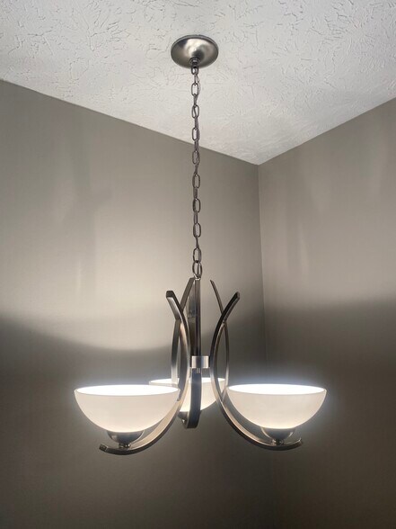 Building Photo - 74 Willowick Dr