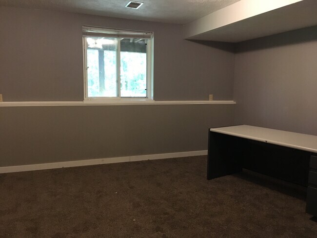 Building Photo - 904 Cedar Run Ct NW