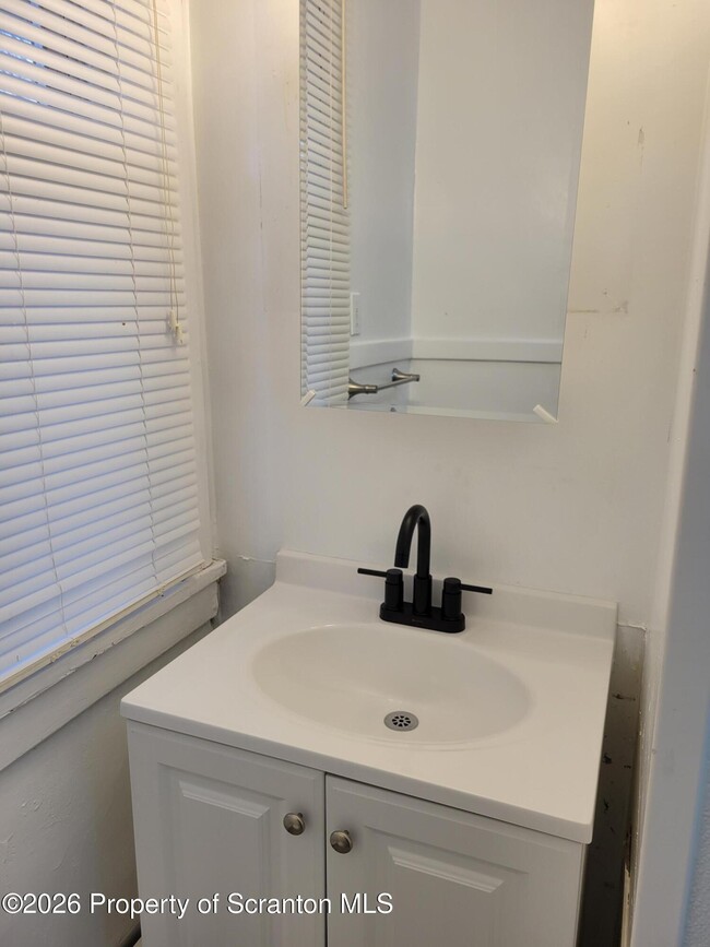 Building Photo - 34 Barney St