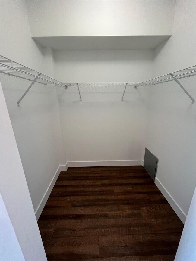 Building Photo - 140 S Dixie Hwy