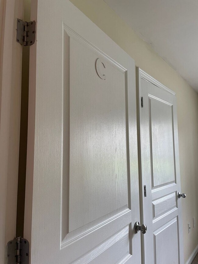 Building Photo - 14-1413 Ordonez