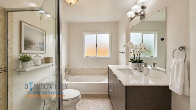 Building Photo - 4 Bedroom Mid-Century Oakmore Home With Views of Bay