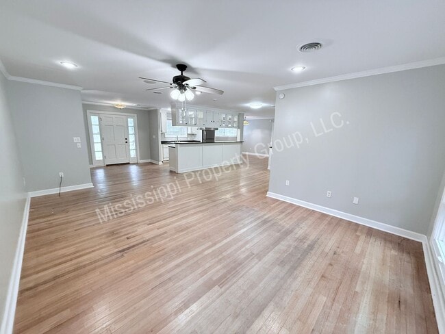 Building Photo - 3BR/3BA For Rent