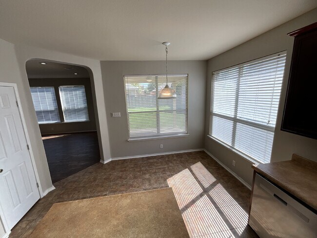 Building Photo - "Charming 3-Bed Oasis with Granite Touches & Cozy Fireplace in Cibolo!"