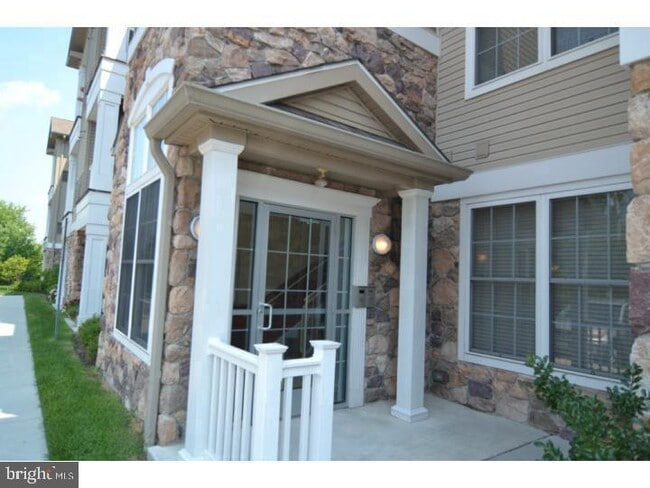 Building Photo - 432 Highland Ests