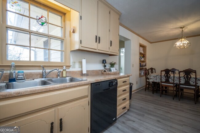 Building Photo - 100 VFW Dr