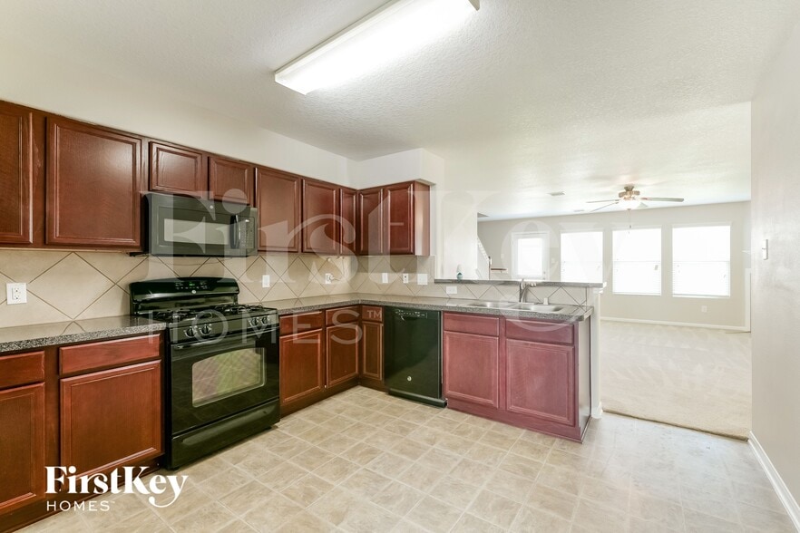 Building Photo - 9909 Hyacinth Way