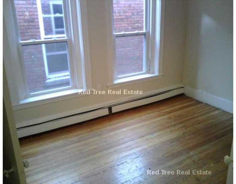 Building Photo - 127 Cedar St