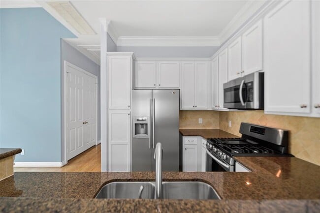 Building Photo - 5954 Kansas St