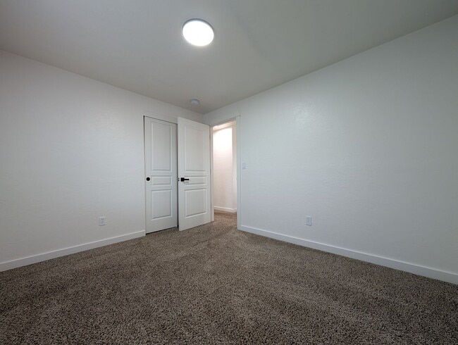 Building Photo - Beautiful 3+ Bedroom, 3 Bath Home With An ...