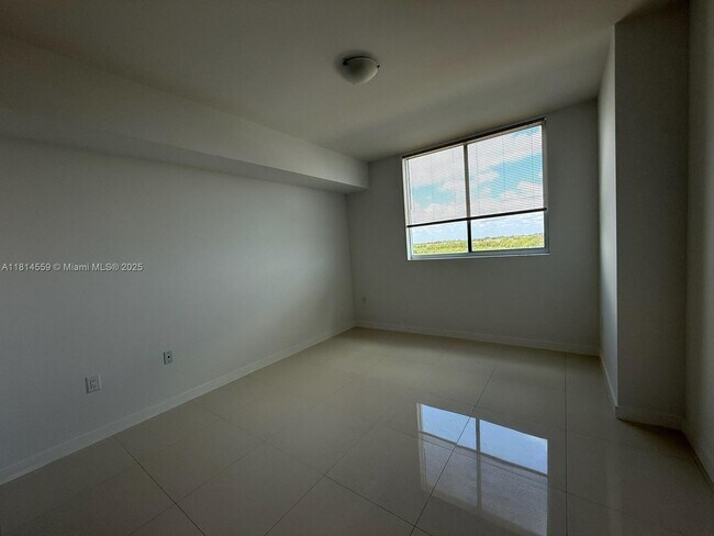 Building Photo - 7825 NW 107th Ave