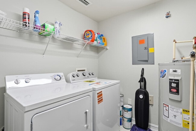 Building Photo - 7831 Regal Heron Cir