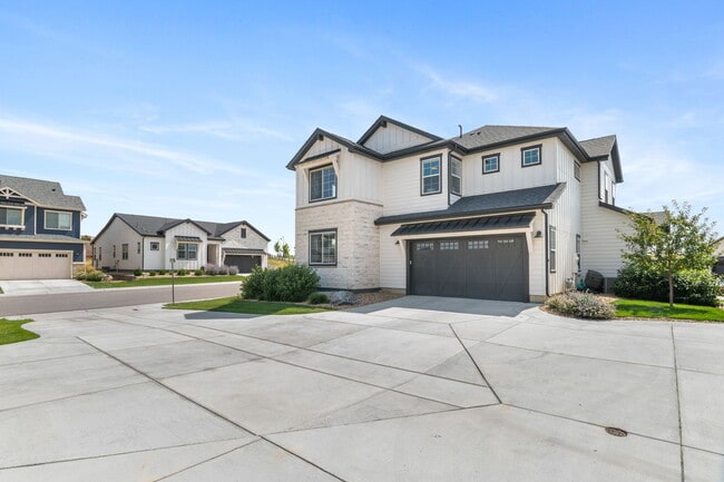 Building Photo - 6625 S Lee St