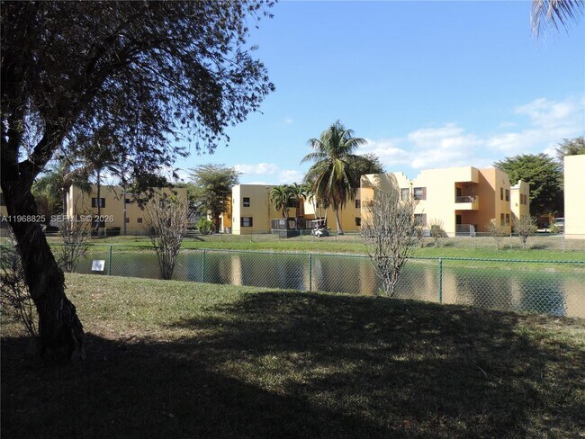 Building Photo - 566 NW 114th Ave