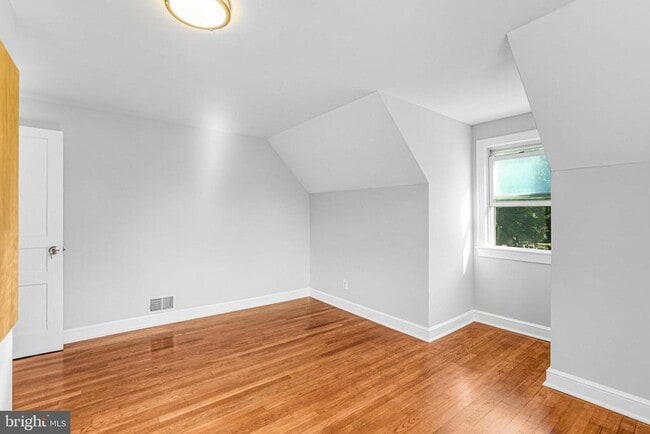 Building Photo - 8230 Gregory Dr