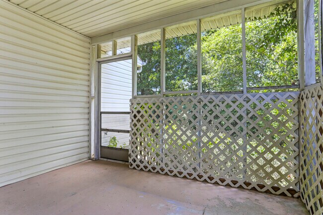 Building Photo - 3141 W Point Cir