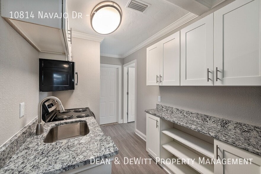Building Photo - 2 Bed/2 Bath - Unit 12
