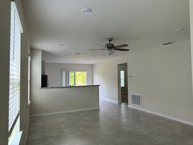 Building Photo - FOR RENT in Live Oak Lake – St. Cloud!