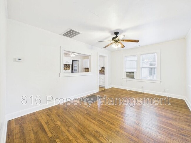 Building Photo - 111 W 78th St